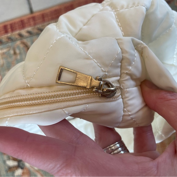 Quilted Puffer Shoulder Tote Bag Cream Carryall travel bag Medium Large - Picture 9 of 9